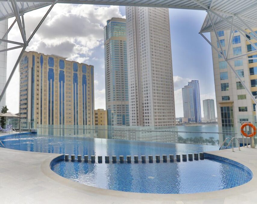 فنادق الشارقه بمسبح خاص