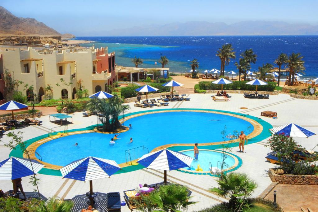 فنادق دهب على البحر
