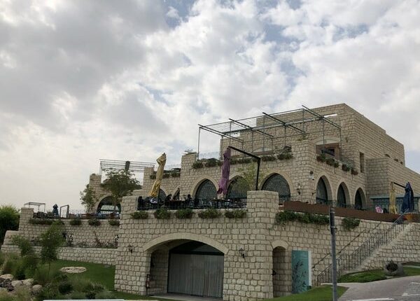 مطعم بيت التلة كتارا من أجمل المطاعم في الدوحة
