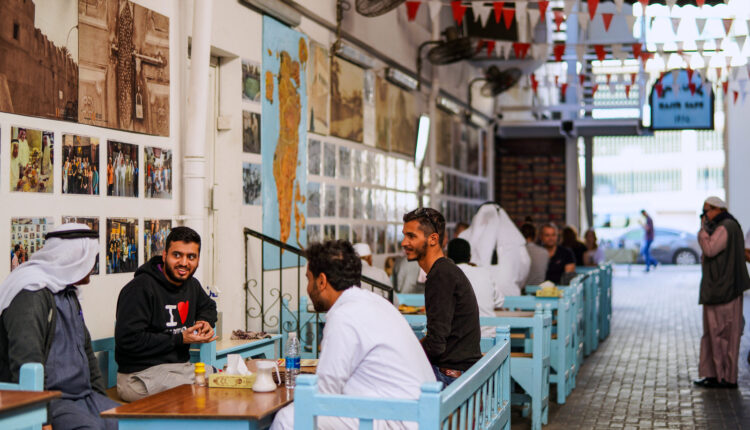 مطعم حاجي بالبحرين من افضل المطاعم الشعبية في البحرين
