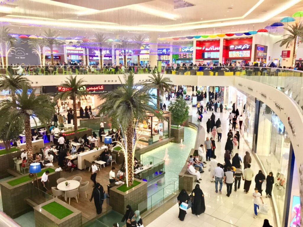 النخيل مول بمدينة الرياض أحد  اشهر مولات الرياض