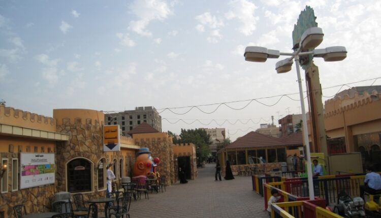 حديقة حيوان الخبر هي من افضل حديقة الخبر.
