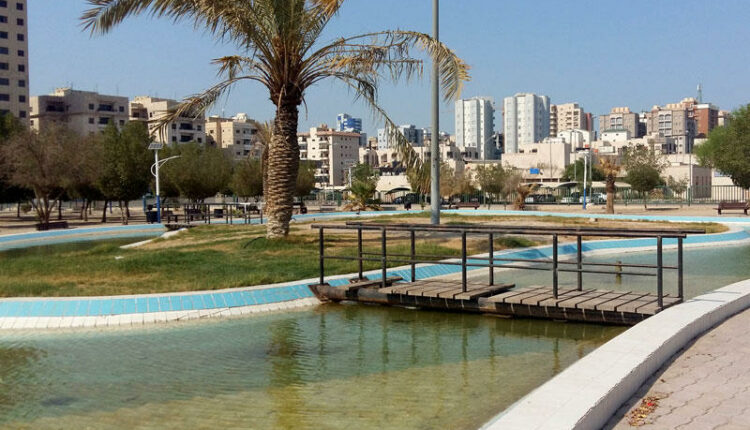 حديقة خيطان من أفضل منتزهات الكويت ، كما أنها من أشهر الوجهات السياحية في الكويت، من موقعها الفريد ومساحاتها الشاسعة