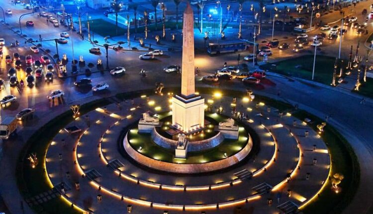 ميدان التحرير في القاهرة احد اشهر اماكن سياحية في وسط البلد القاهرة