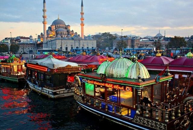 سوق محمود باشا من أبرز أسواق إسطنبول الرخيصة