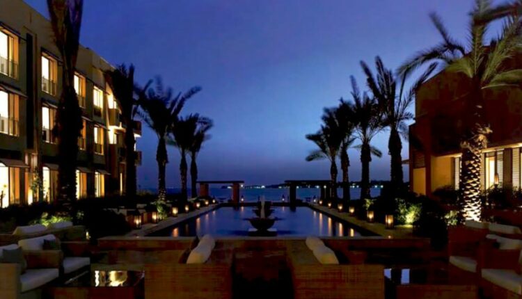 كافيه النافورة من أرقى كافيهات على بحر جدة.