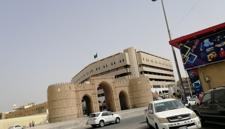 سوق باب الشريف من أقدم الأسواق في جدة للملابس