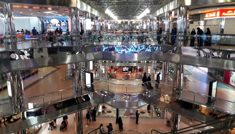 الصيرفي مول جدة واحد من مولات جده الفخمه