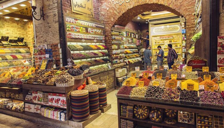 السوق المصري أكبر الأسواق الشعبية في إسطنبول
