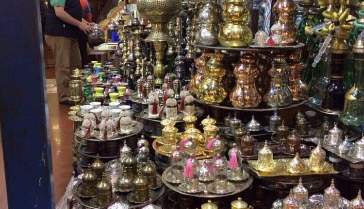 سوق محمود باشا من أسواق إسطنبول الشعبية الشهيرة