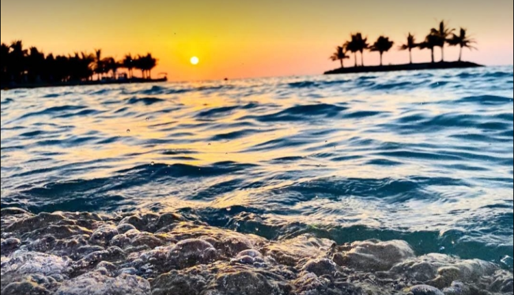 شاطئ الرمال الفضيه جده