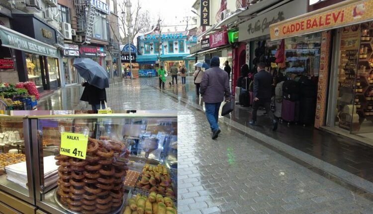 يعتبر سوق اسكوادر إسطنبول من أكثر اماكن سياحية في اسكودار تميزا