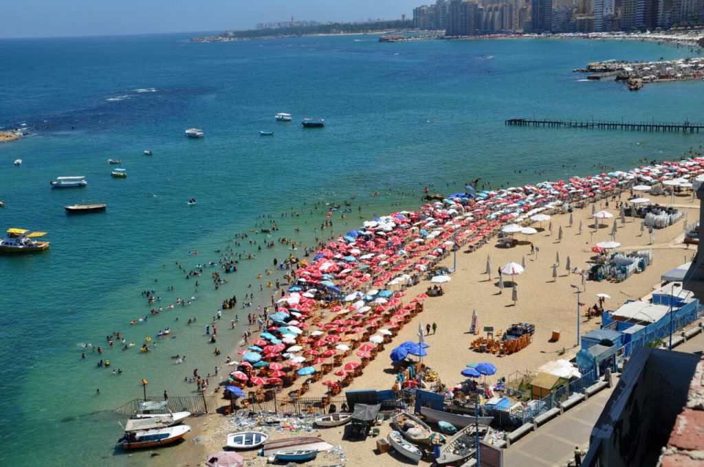 شاطئ الدخيلة الإسكندرية من أروع شواطئ الإسكندرية المميزة