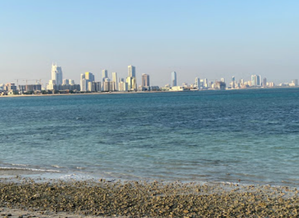 شاطئ خليج البحرين من أجمل شواطئ البحرين