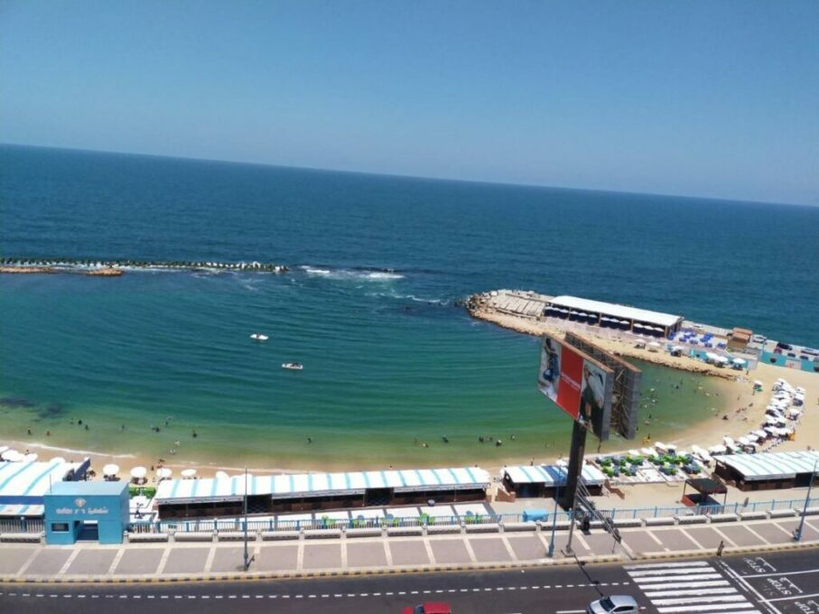 شاطئ ٢٦ يوليو الإسكندرية