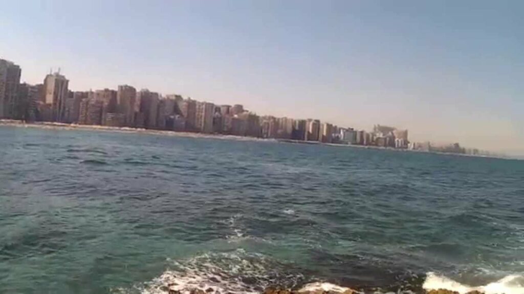 شاطئ جزيرة الدهب بالإسكندرية من أهدى وأشهر الأماكن السياحية في الإسكندرية