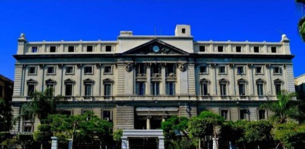 قصر سراي الحقانية هو من أهم المعالم السياحية التاريخية في الإسكندرية