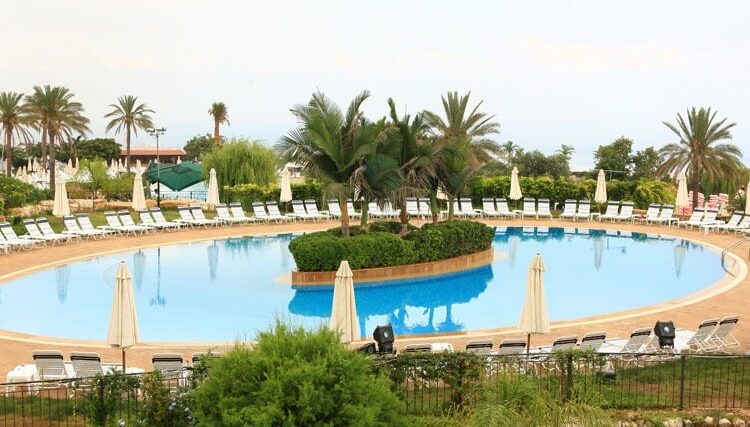 مدينة وايفز أكوا بارك بيروت