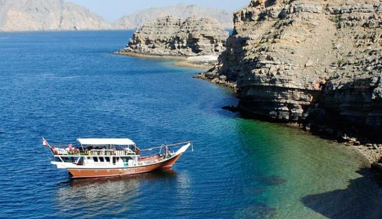 من افضل معالم سلطنة عمان شبه جزيرة مسندم