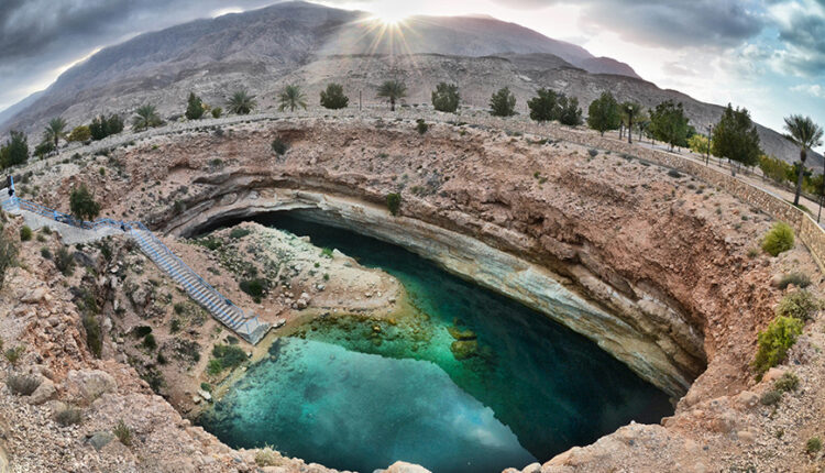 هوية نجم سلطنة عمان