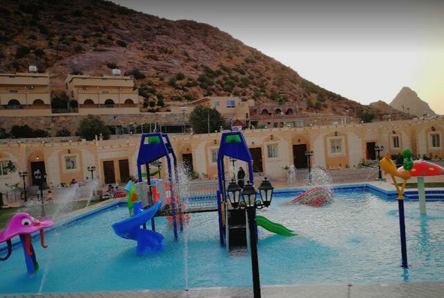 تعتبر حديقة هوانا المائية صلالة من ضمن اجمل أماكن السياحة في صلالة للعوائل