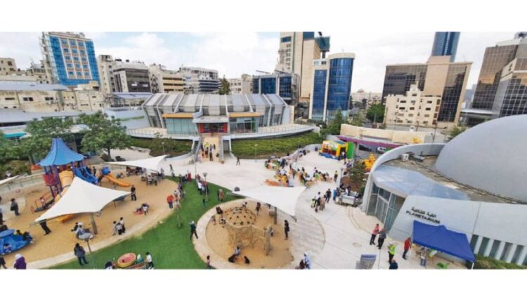 حديقة مركز هيا الثقافي عمان إحدى أهم المعالم السياحية في عمّان التثقيفية