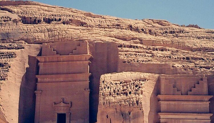 يعُد قصر البنت البتراء أروع مواقع البتراء سياحة
