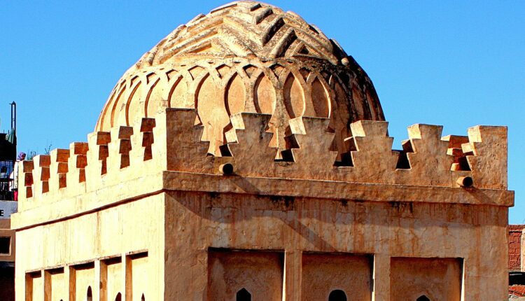 من اهم المعالم السياحية في مراكش القبة المرابطية 
