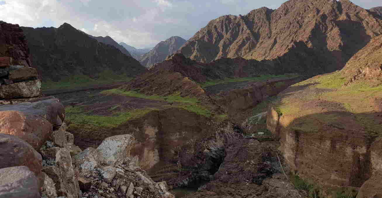 وادي الوريعة الفجيرة يُعد من أفضل الاماكن السياحية في الفجيرة